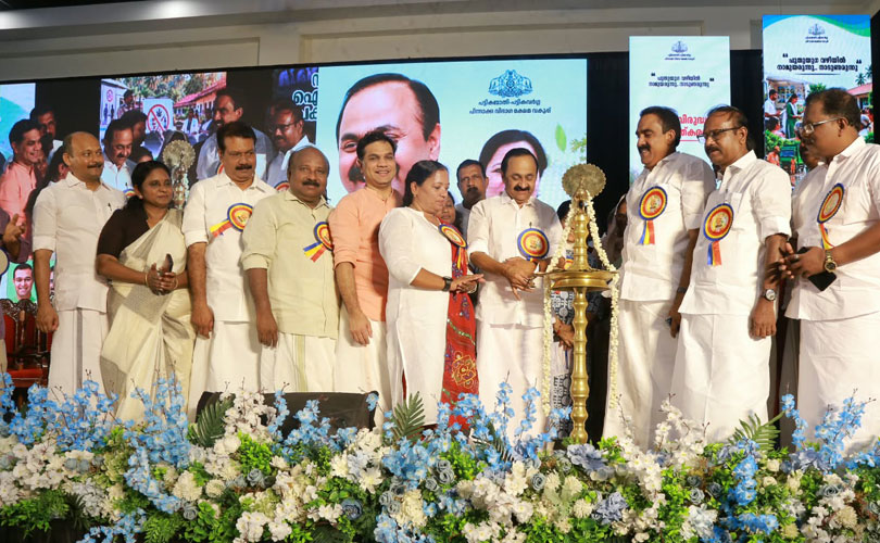 പട്ടികവിഭാഗങ്ങൾക്ക് ലൈഫിൽനിന്ന് മാറ്റി സ്വന്തം ഭവന പദ്ധതിയും ഭൂമിയും ലഭ്യമാക്കും: മുഖ്യമന്ത്രി
സാമൂഹ്യ ഐക്യദാർഢ്യ പക്ഷാചരണം ഉദ്ഘാടനം  ചെയ്തു

